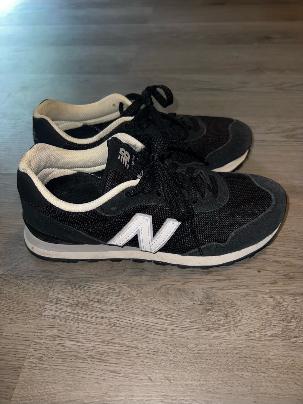 New Balance Black & White Retro Runner Sneakers Size 8 Women’s